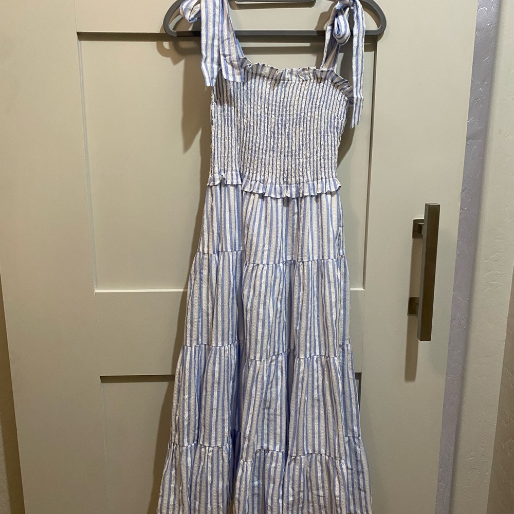 VICI tie strap, smocked style beach maxi dress blue & white stripped dress XS - Picture 3 of 4